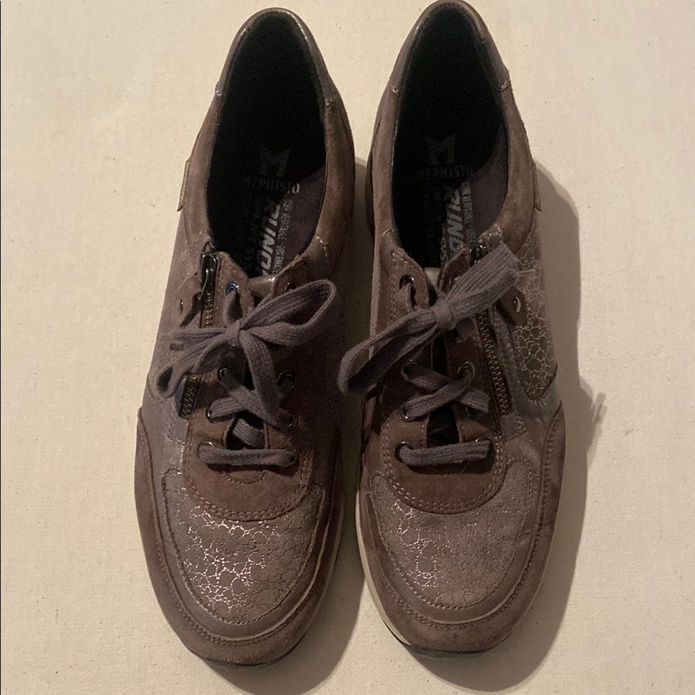 Mephisto Brown leather Sneakers with Lace-up Design and Comfortable Sole